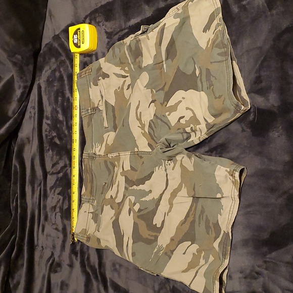 Shorts - Picture 2 of 3